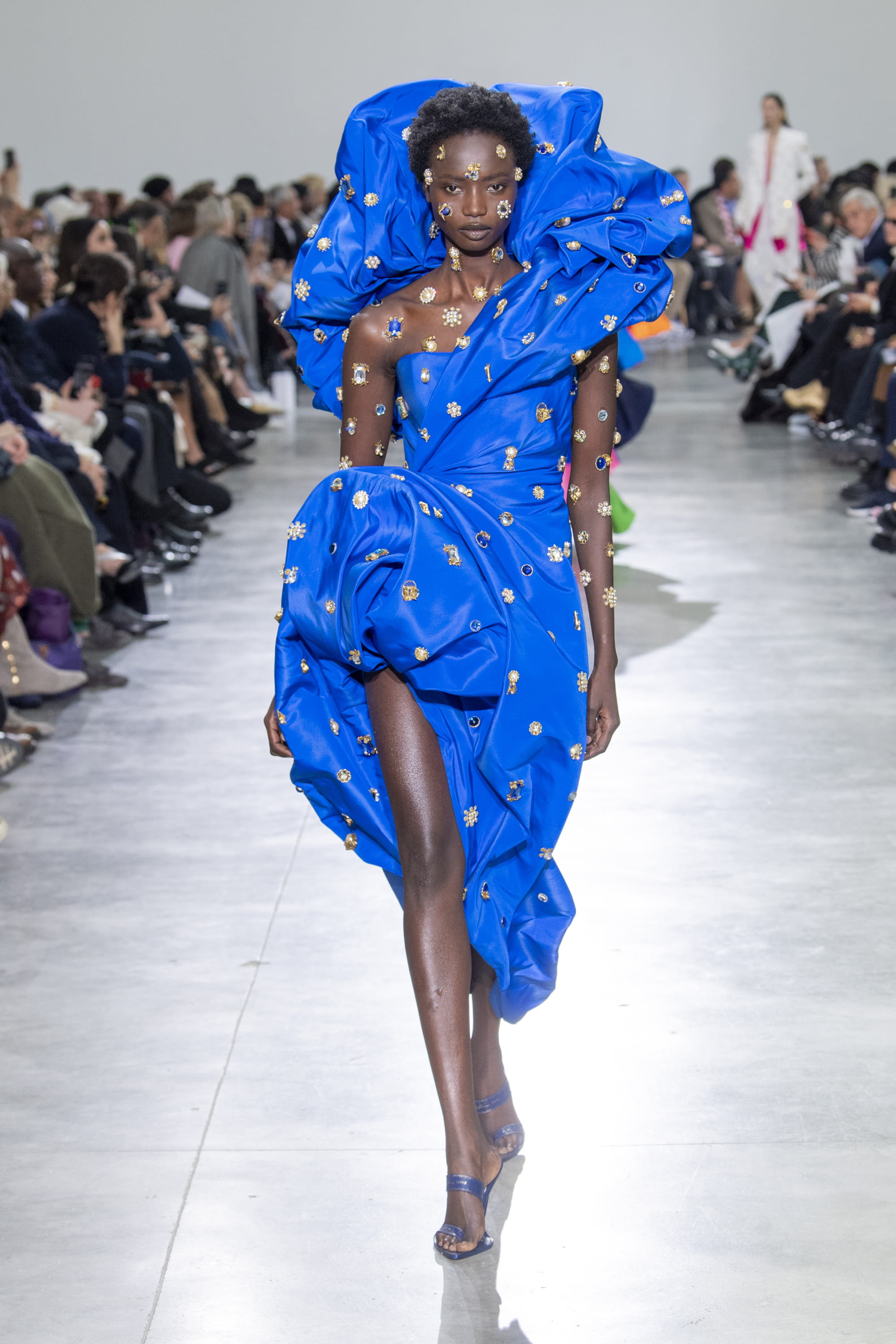 schiaparelli blue dress Kylie Jenner Royal Blue 2022 Schiaparelli Show Dress main image 1