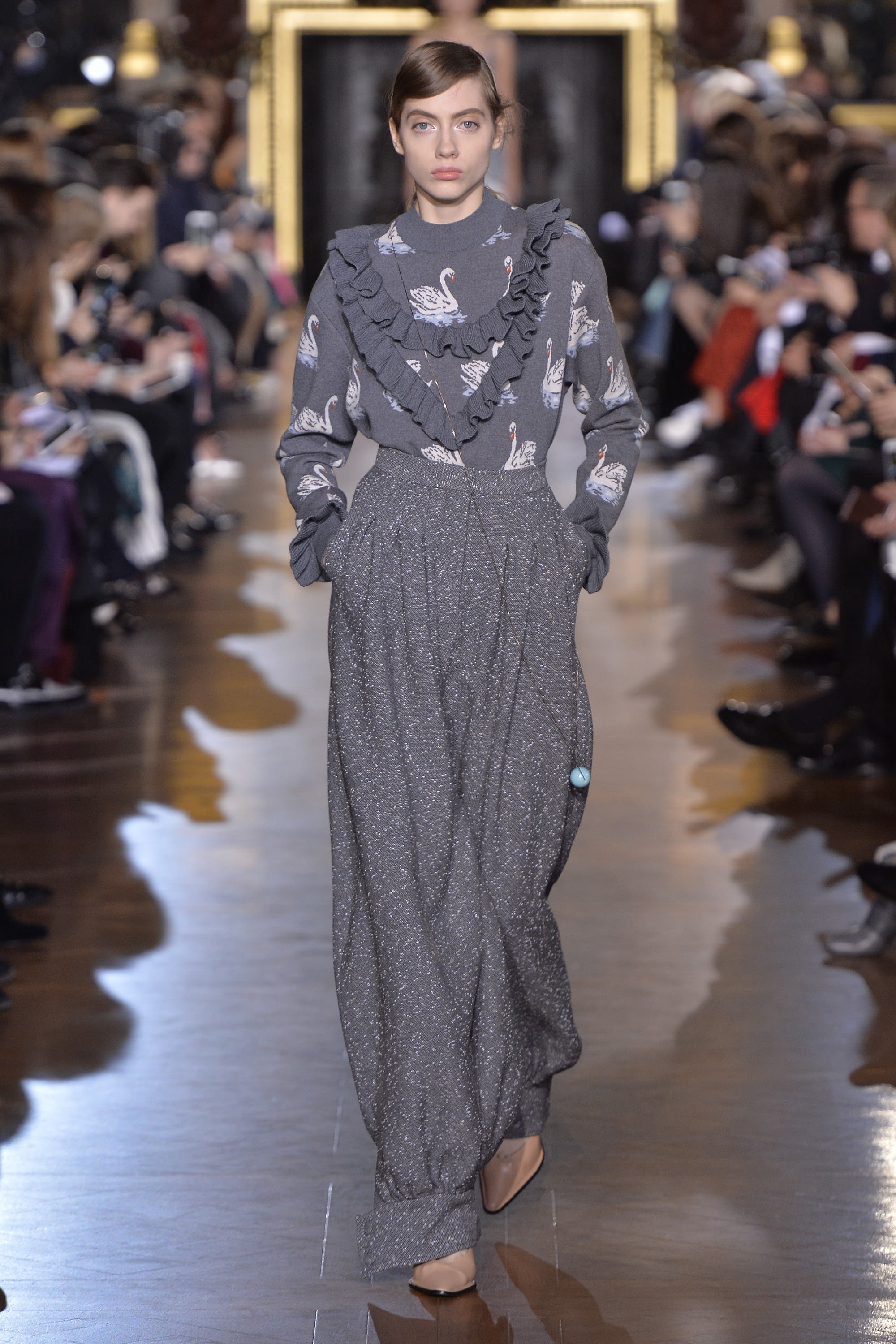 Stella McCartney FW16 womenswear #23 - Tagwalk: The Fashion Search