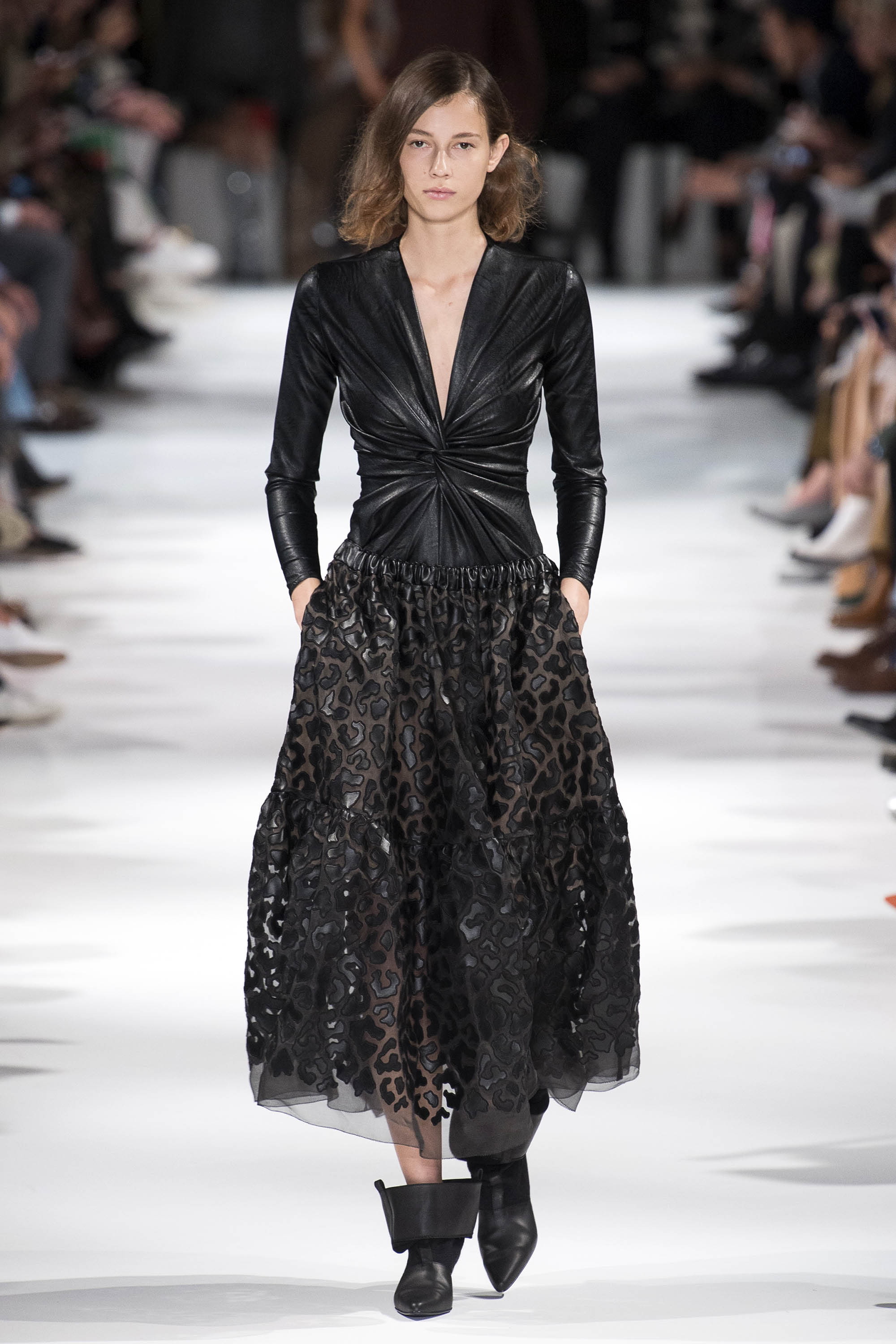 Stella McCartney SS18 womenswear #8 - Tagwalk: The Fashion Search