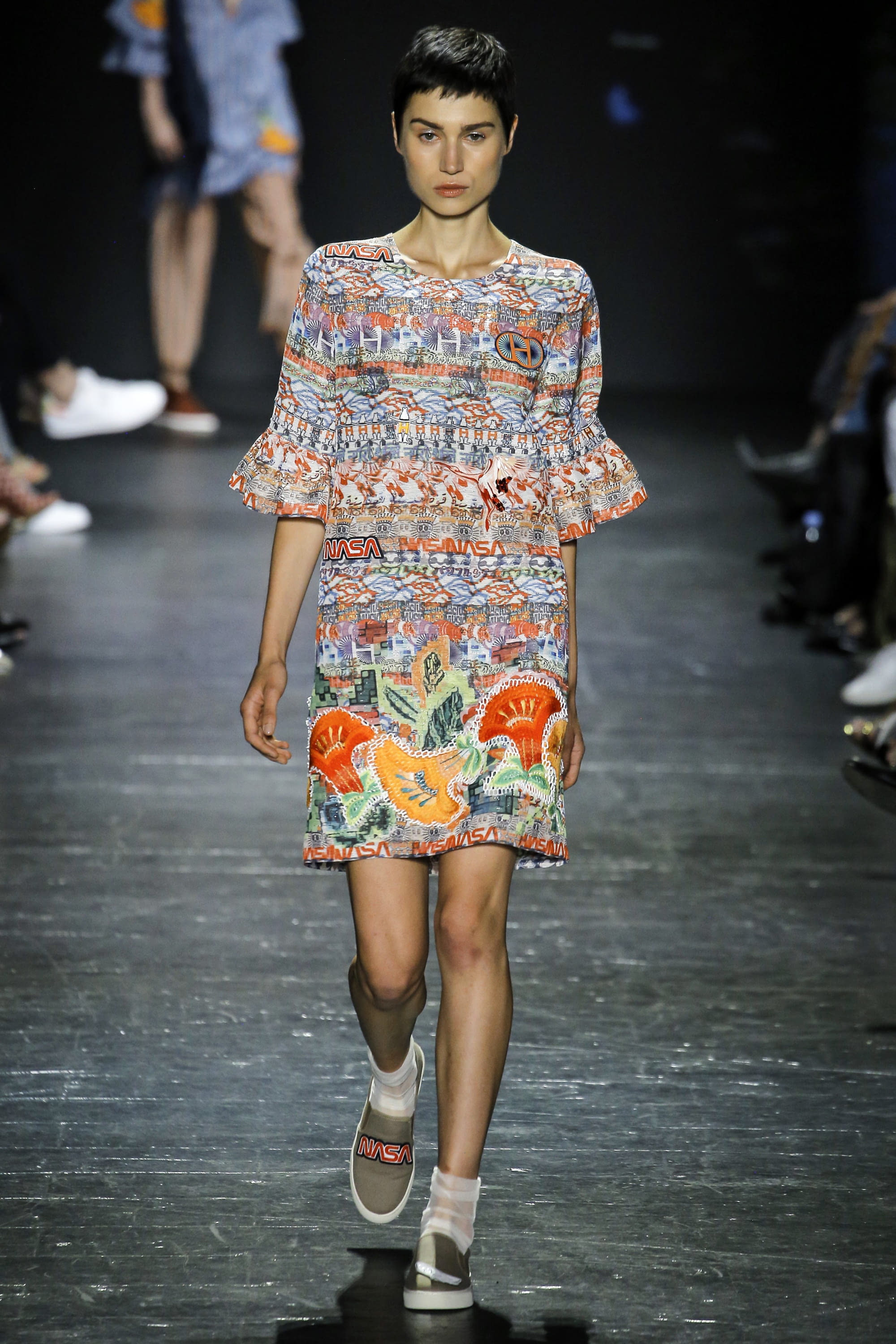 Vivienne Tam SS17 womenswear #16 - Tagwalk: The Fashion Search Engine