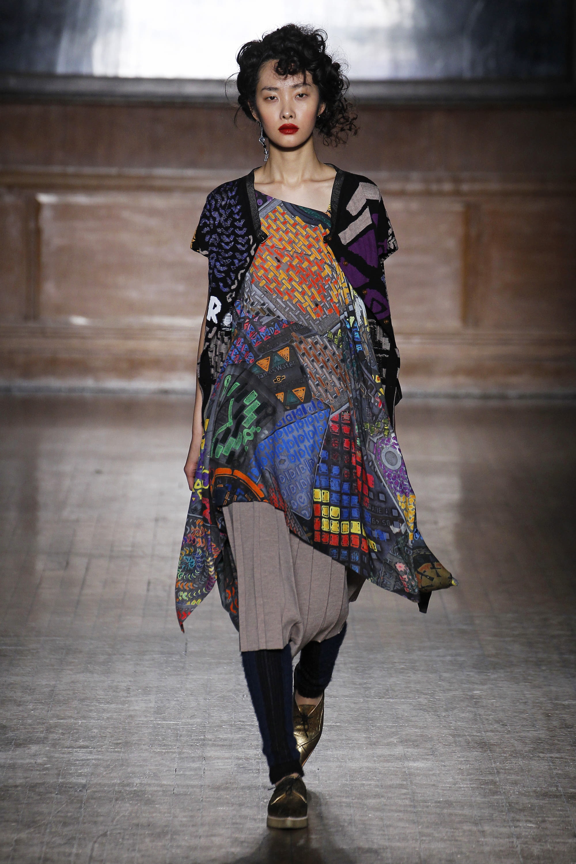 Vivienne Westwood Red Label FW16 womenswear #16 - Tagwalk: The