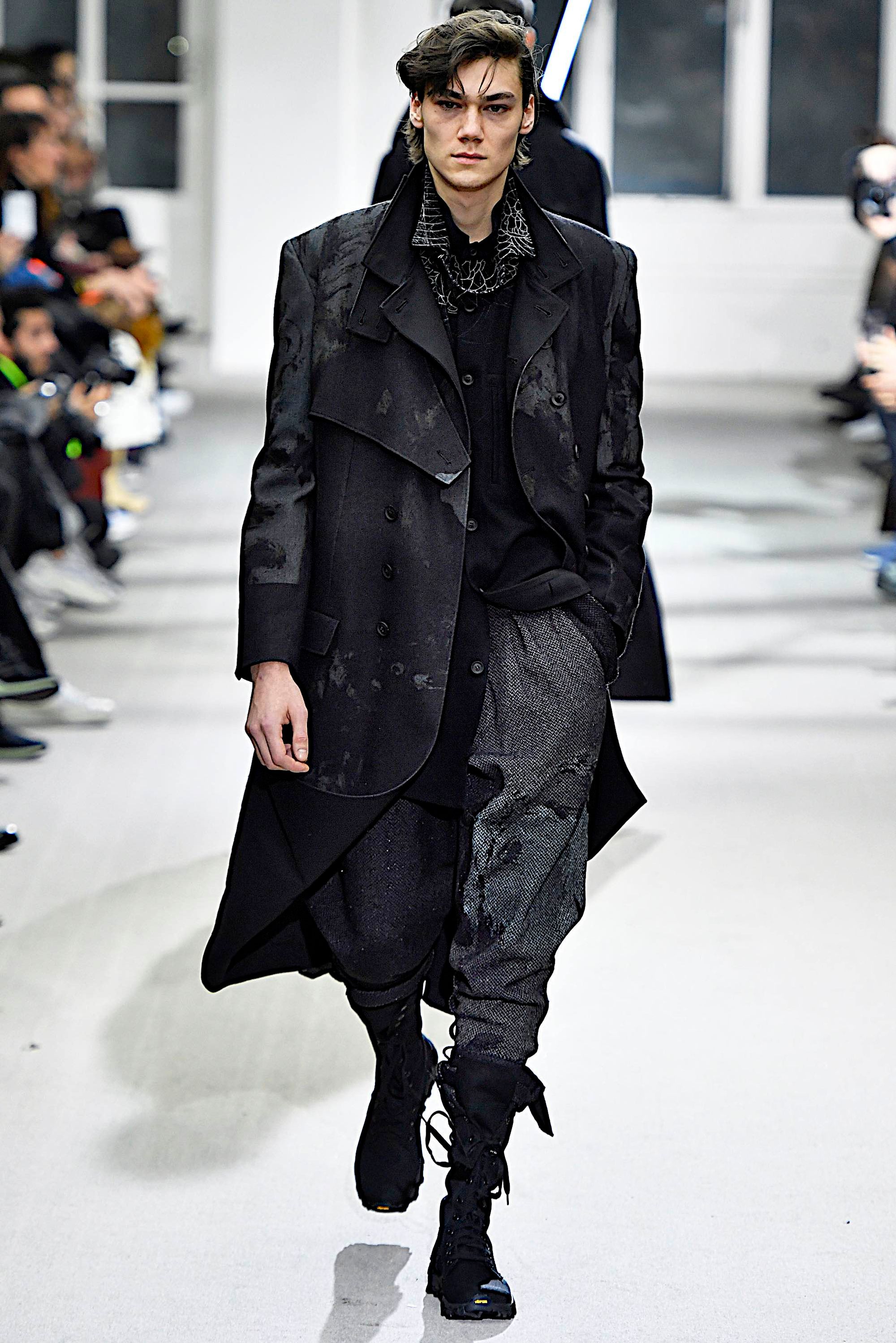 Louis Vuitton S/S19 menswear #27 - Tagwalk: The Fashion Search Engine