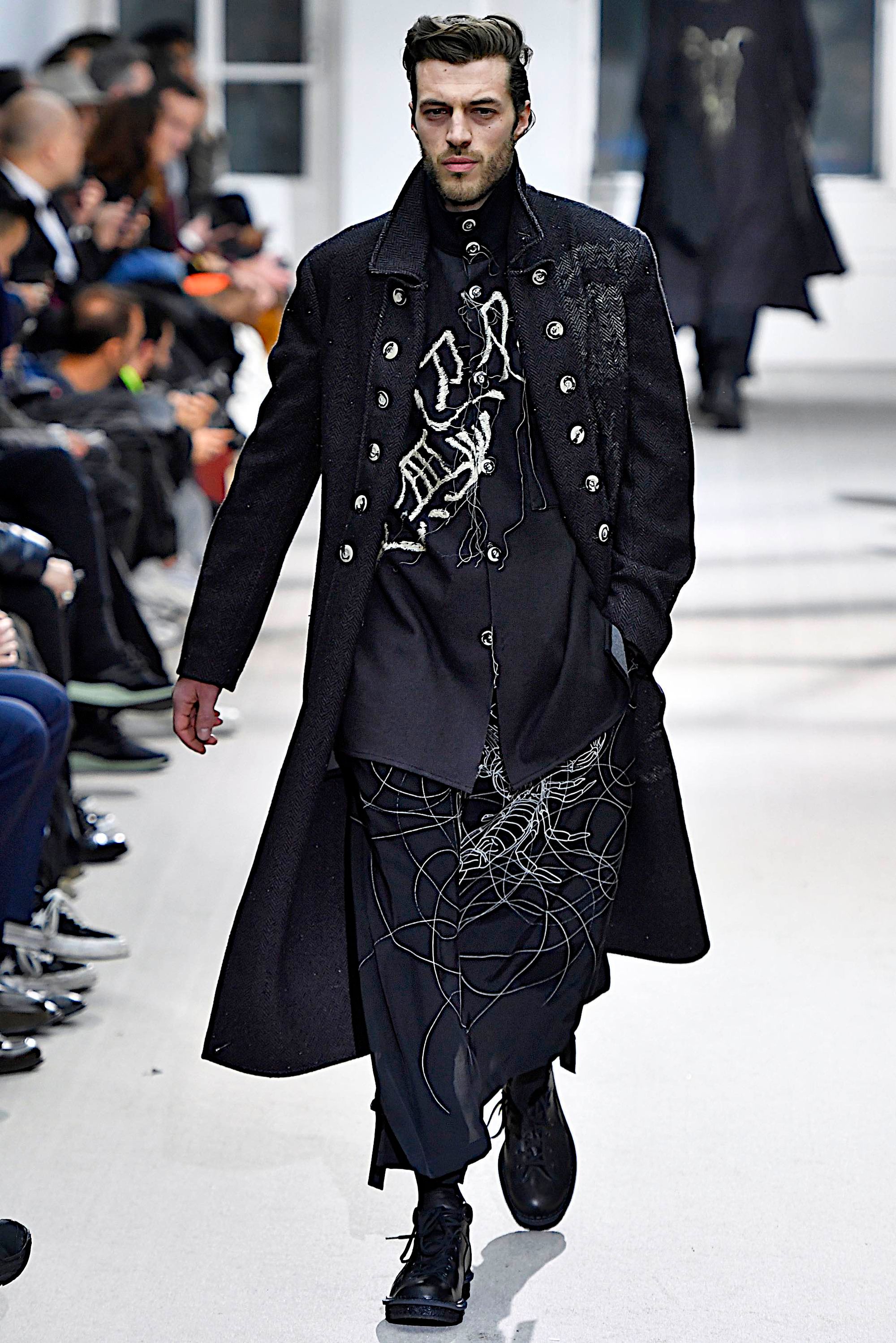 Yohji Yamamoto FW19 男装#11 - Tagwalk：时尚搜索引擎