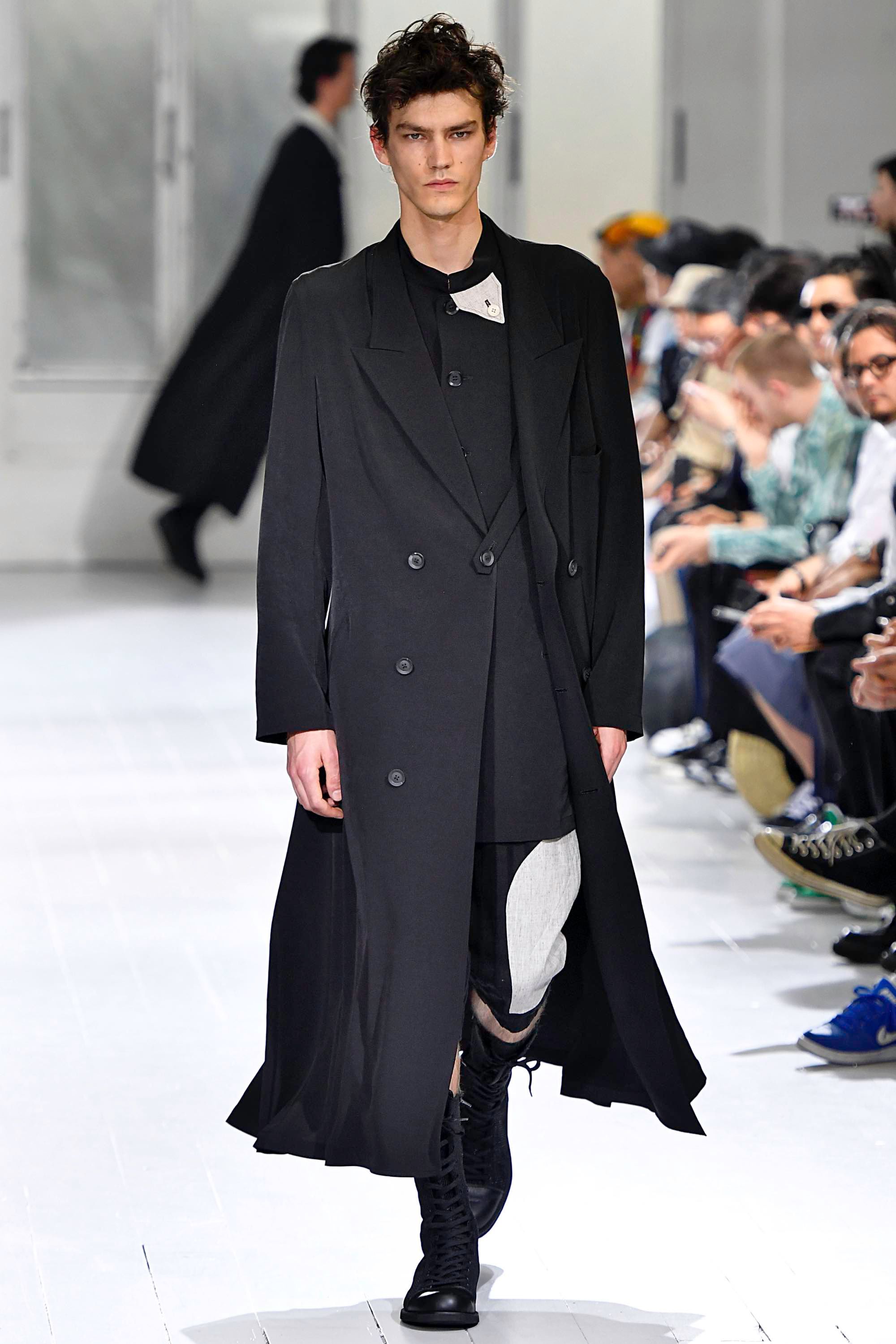 Yohji Yamamoto 2020 Collection コート