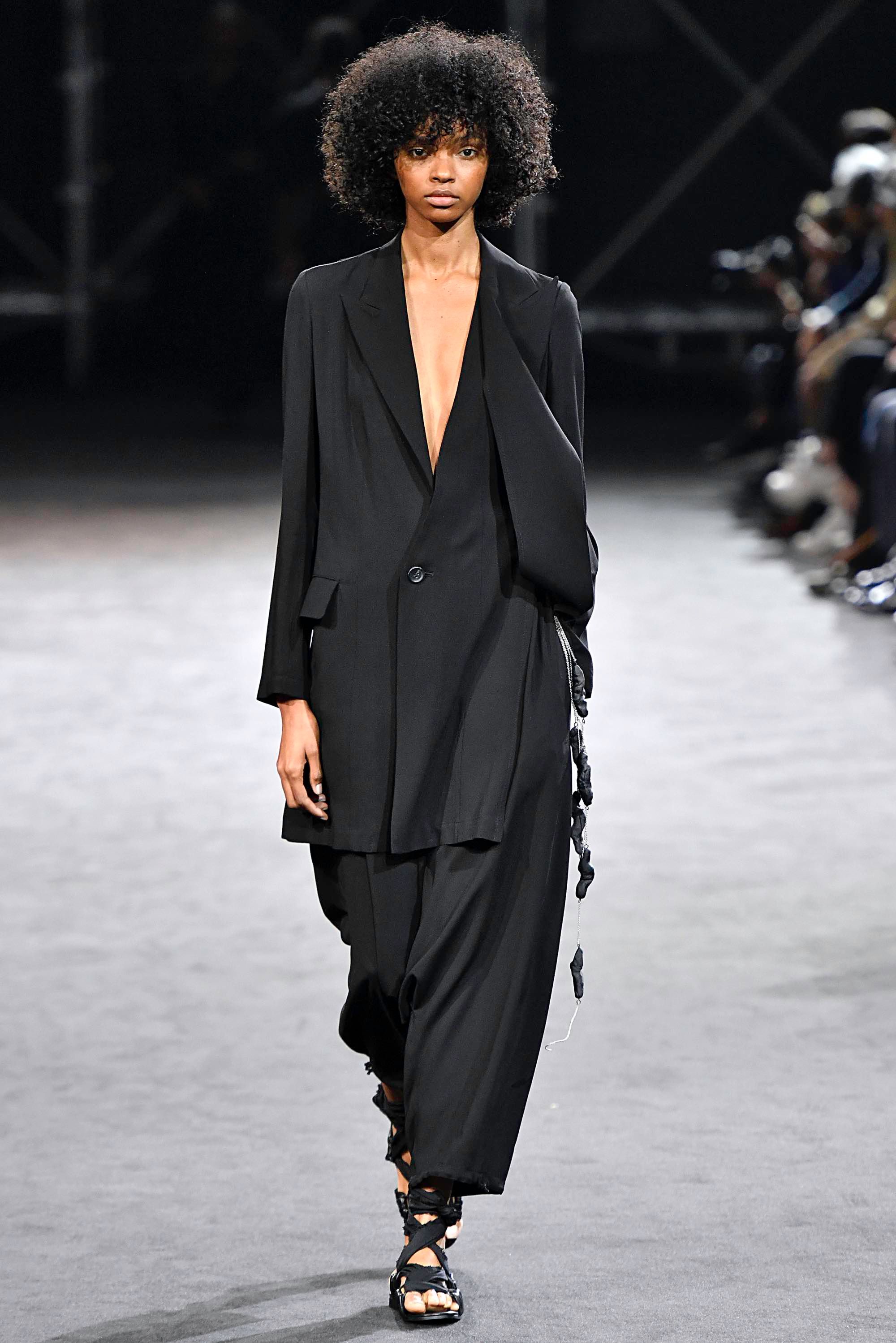 Yohji Yamamoto S/S19 womenswear #3 - Tagwalk: The Fashion Search