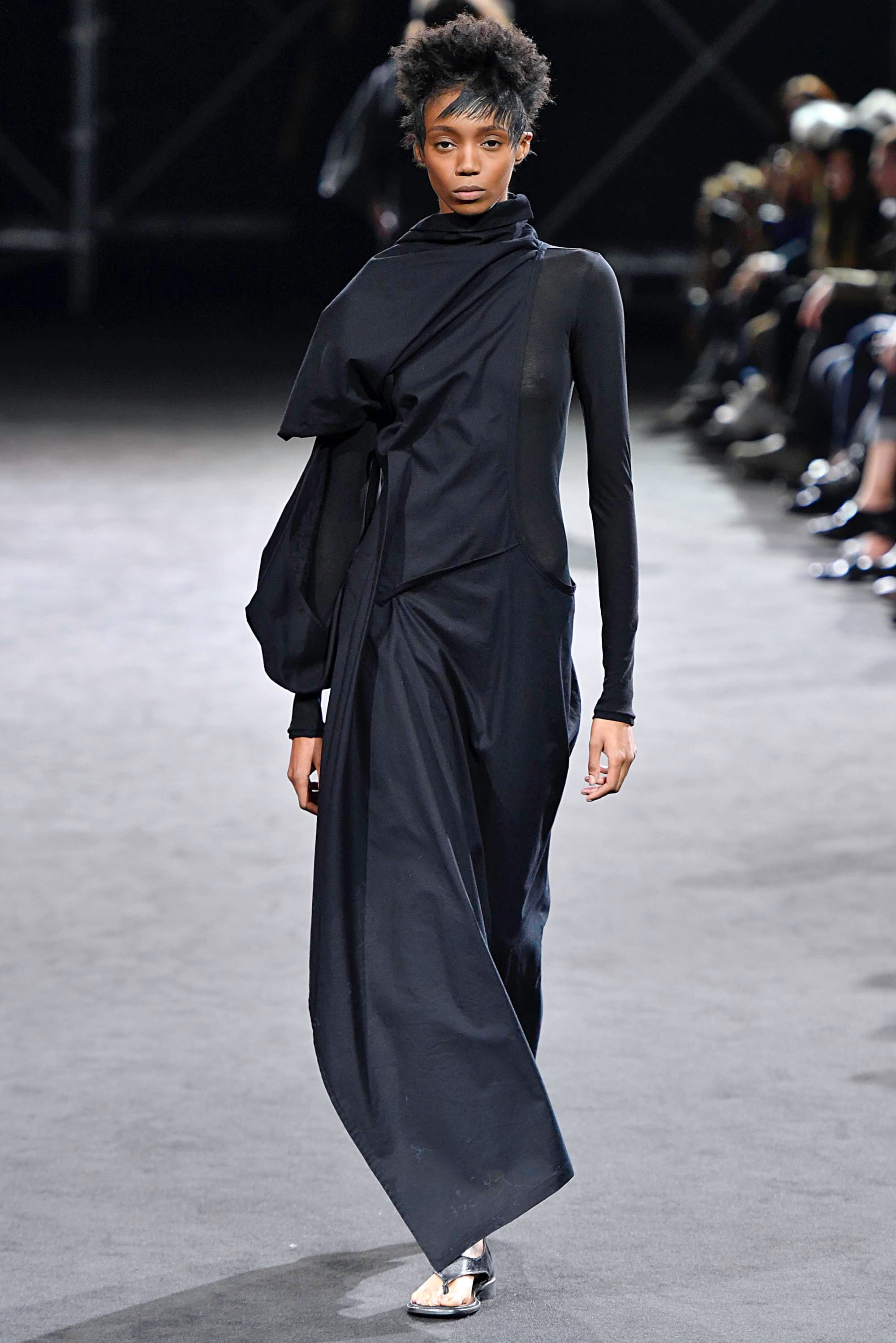 Yohji Yamamoto S/S19 womenswear #22 - Tagwalk: The Fashion Search