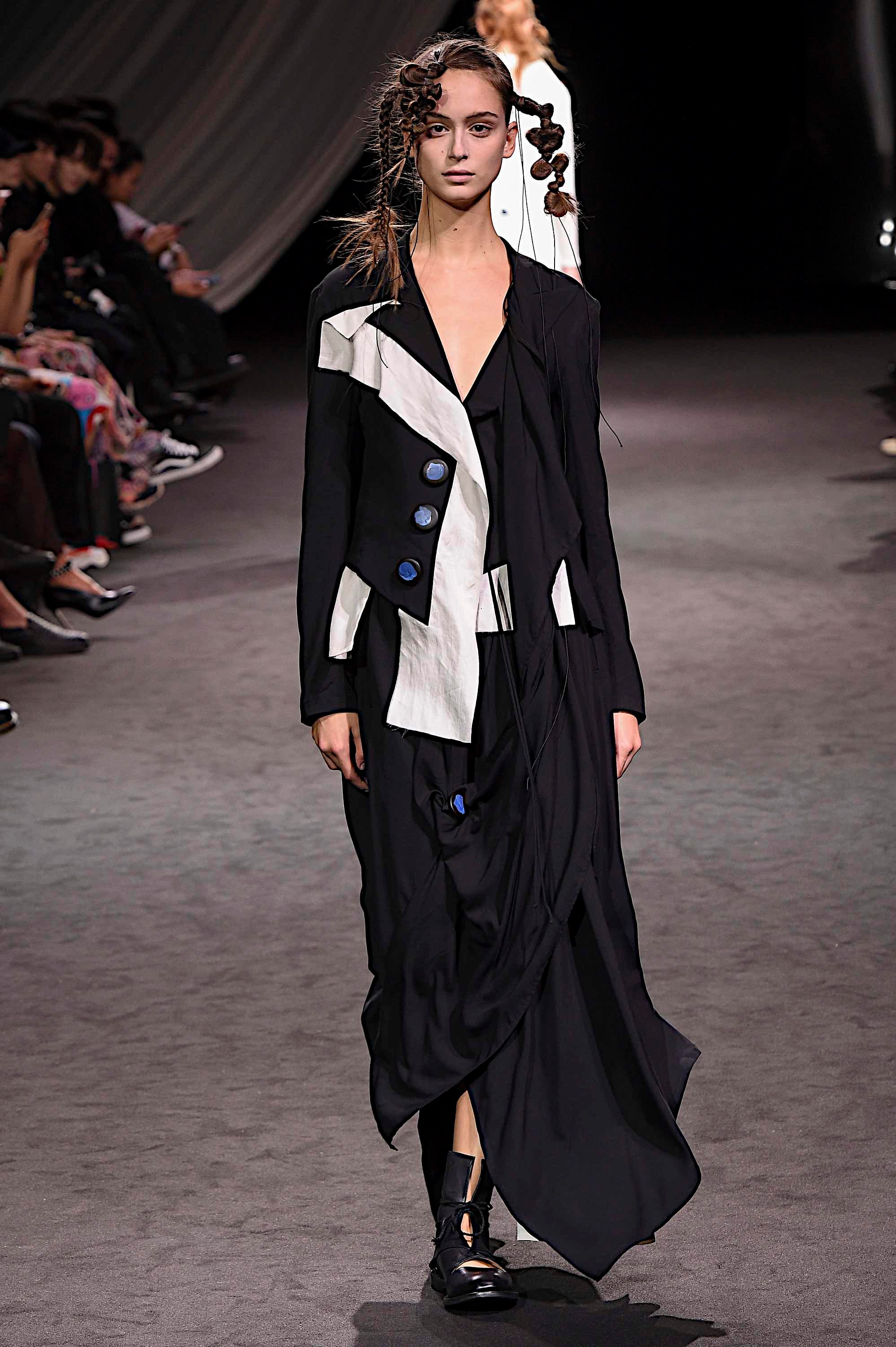 Yohji Yamamoto SS20 womenswear #21 - Tagwalk: The Fashion Search Engine