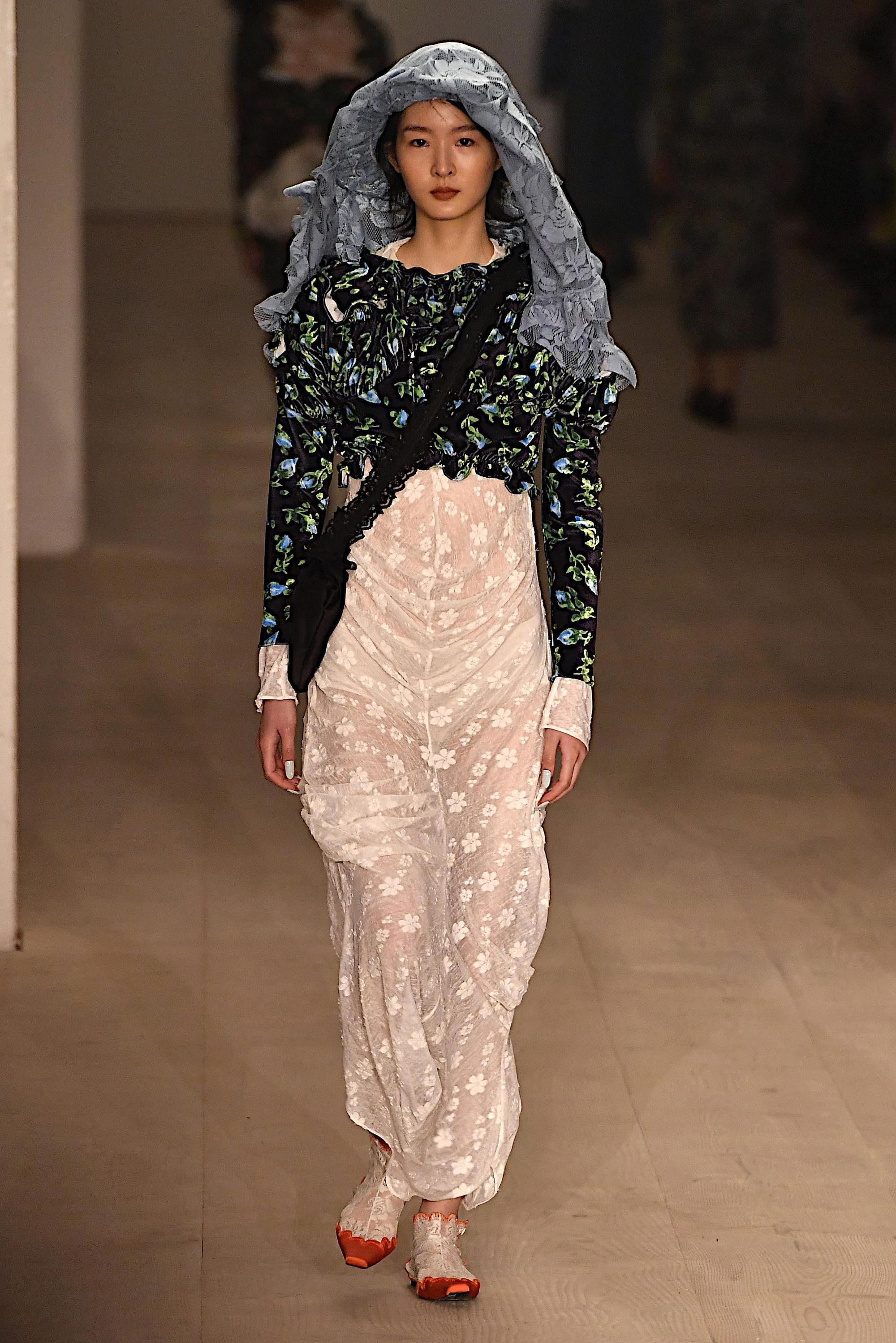 Yuhan Wang FW20 womenswear #18 - Tagwalk: The Fashion Search Engine