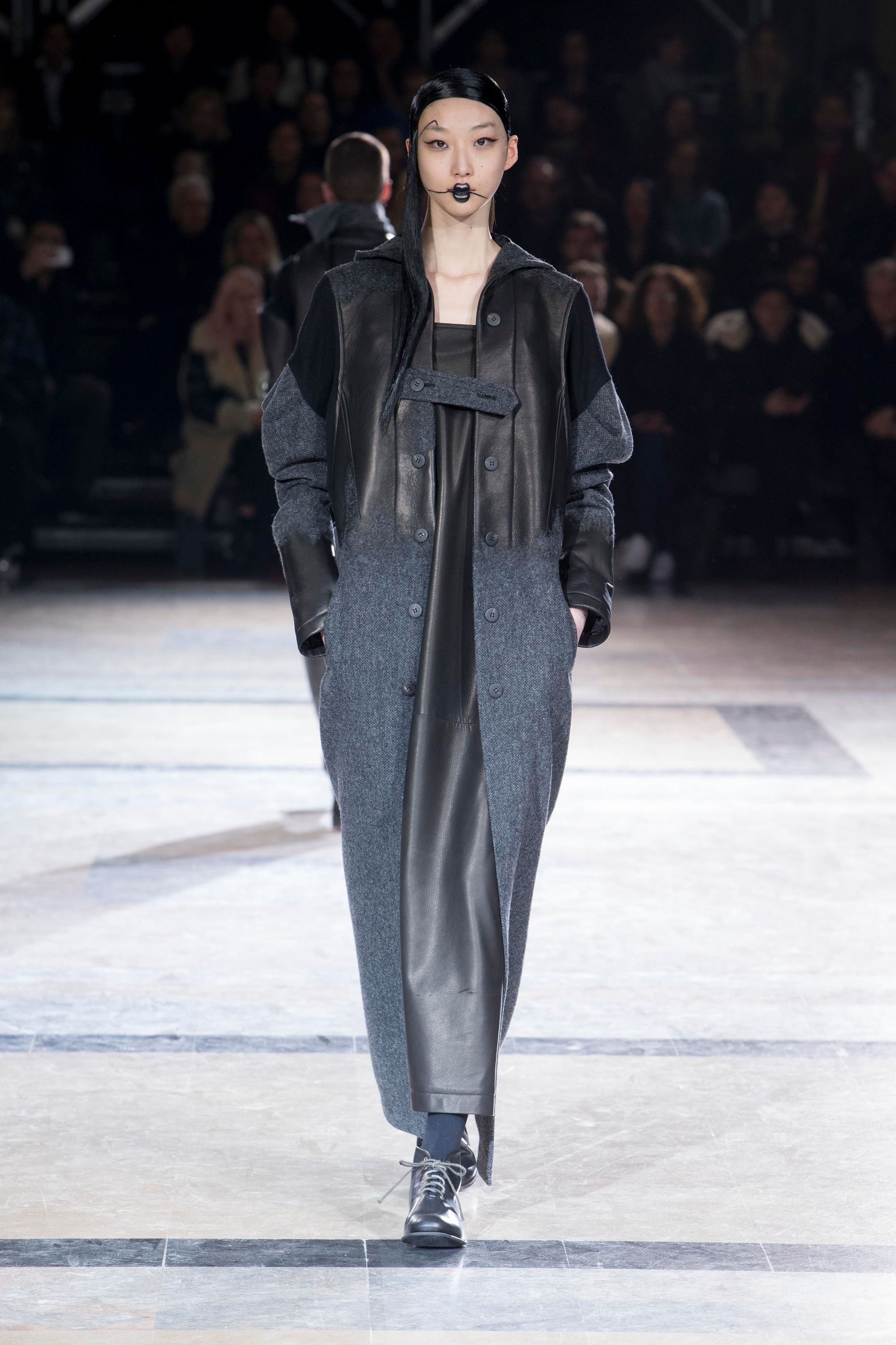 Yohji Yamamoto FW16 womenswear #28 - Tagwalk: The Fashion Search