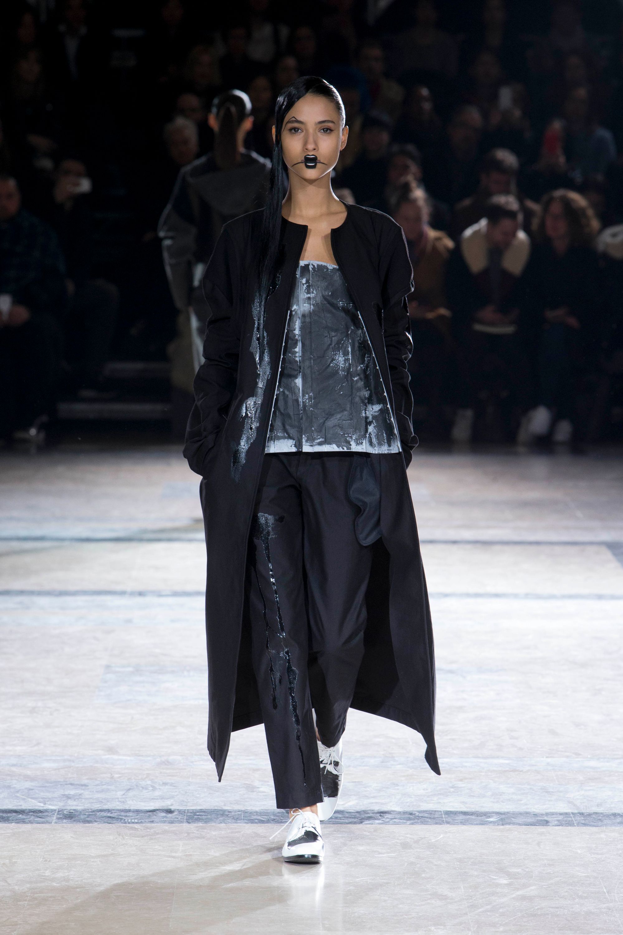 Yohji Yamamoto FW16 womenswear #29 - Tagwalk: The Fashion Search